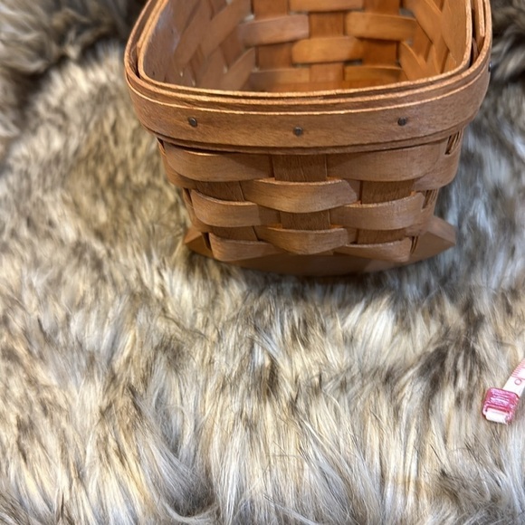 Longaberger burger cradle basket. Very hard to find an excellent conditioned. - Picture 4 of 5